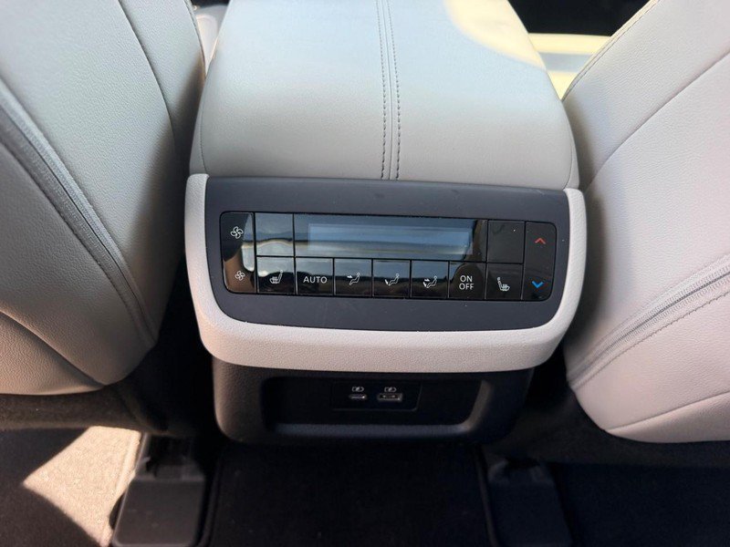 Used 2025 Nissan Pathfinder SL w/ SL Premium Package AWD/4WD image 11