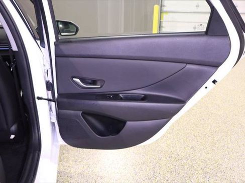 Used 2022 Hyundai Elantra Limited FWD image 39