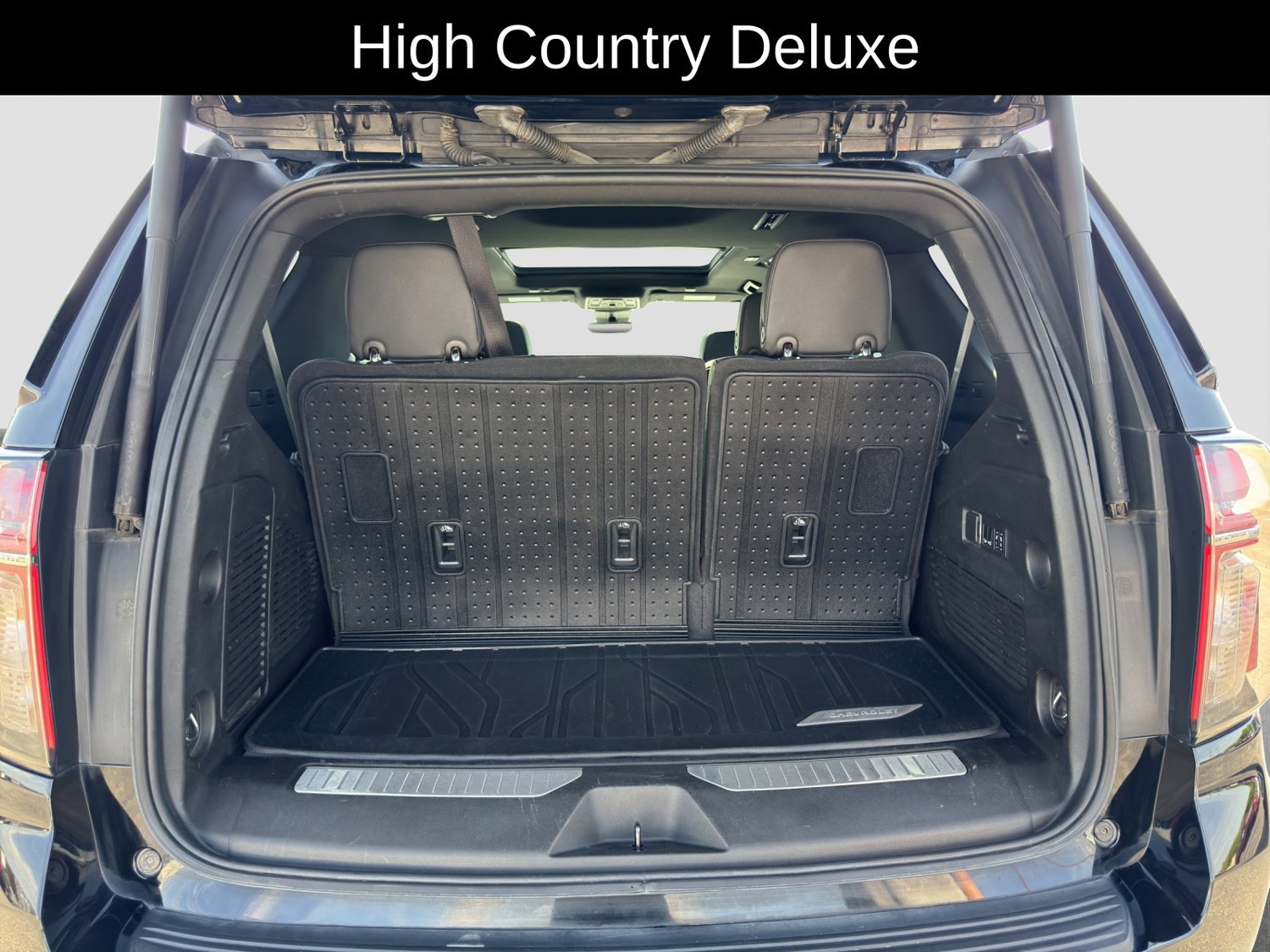 Used 2023 Chevrolet Tahoe High Country AWD/4WD image 19