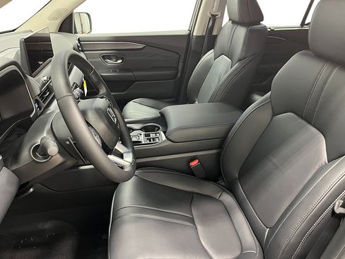 New 2026 Honda Pilot Touring image 13