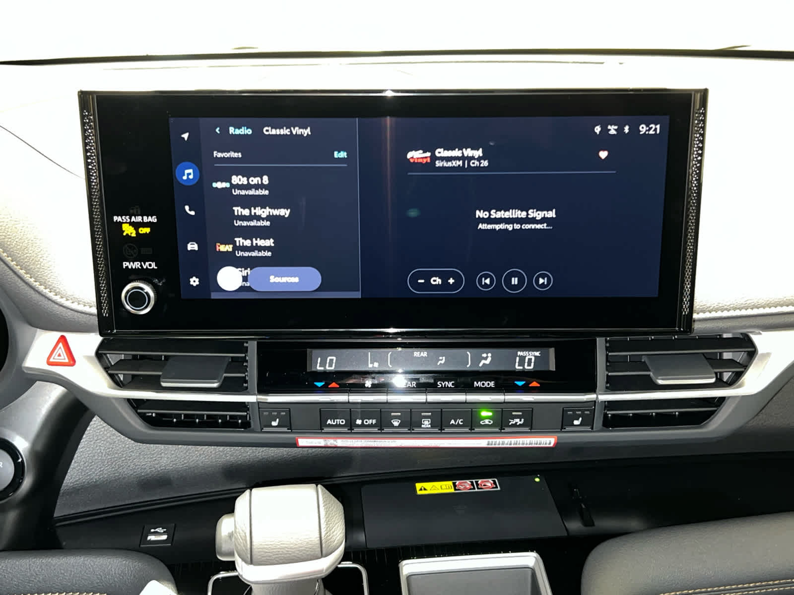 New 2026 Toyota Sienna XLE Woodland Edition AWD/4WD image 25