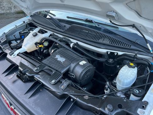 Used 2011 GMC Savana 1500 image 13