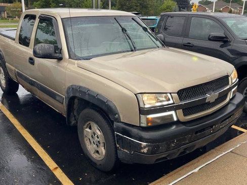 Used 2005 Chevrolet Silverado 1500 LS w/ Light Duty Power Package AWD/4WD image 4