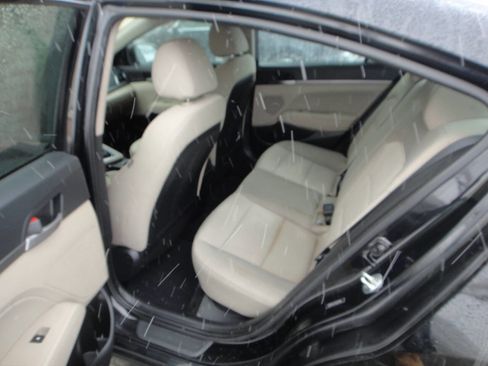 Used 2018 Hyundai Elantra SEL image 10