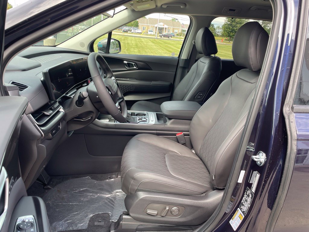 New 2027 Kia Carnival EX FWD image 8