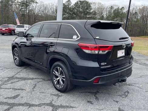 Used 2019 Toyota Highlander LE image 5
