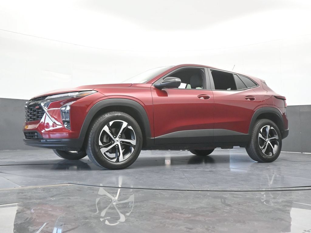 Used 2025 Chevrolet Trax RS w/ Sunroof Package FWD image 55