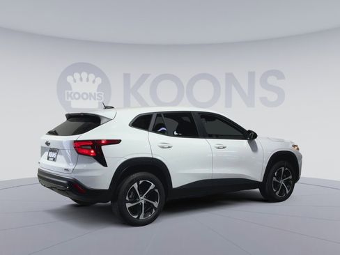 New 2026 Chevrolet Trax RS w/ Sunroof Package image 11