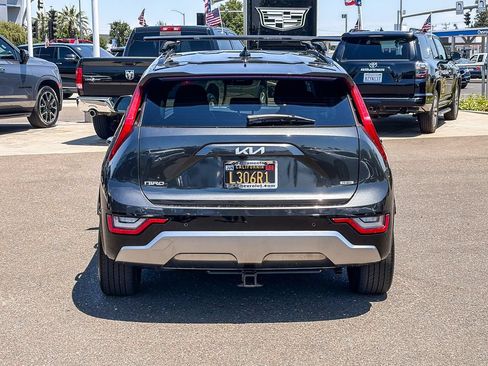 Used 2023 Kia Niro SX Touring FWD image 3