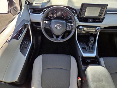 Used 2021 Toyota RAV4 XLE image 11