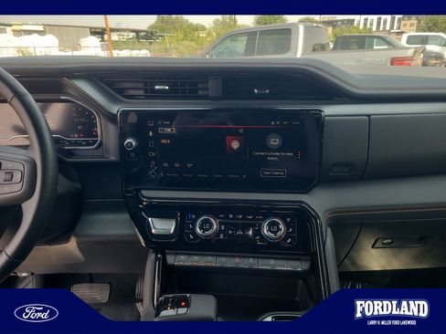 Used 2025 GMC Sierra 1500 AT4 w/ AT4 Premium Package AWD/4WD image 12