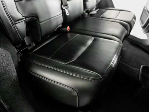 Used 2021 Jeep Wrangler Unlimited Sahara AWD/4WD image 32