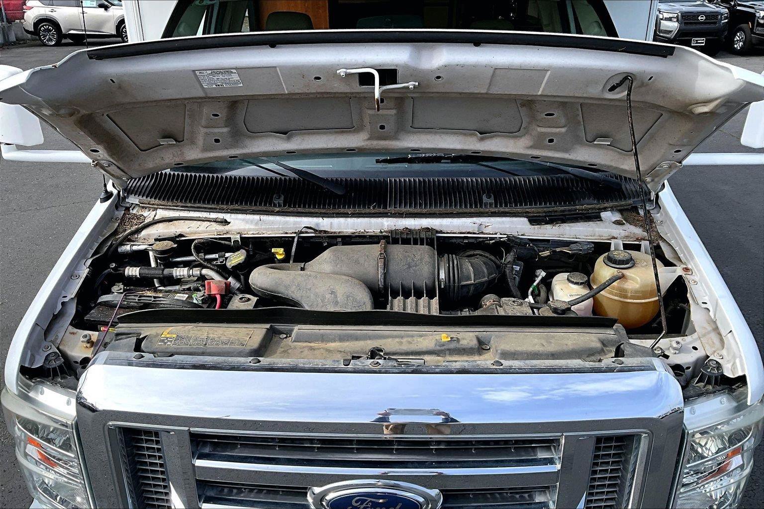 Used 2011 Ford E-350 and Econoline 350 Super Duty w/ Motorhome Prep Pkg RWD image 29