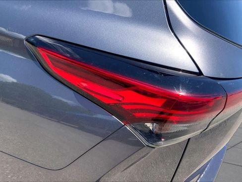 Used 2022 Toyota Highlander LE FWD image 29