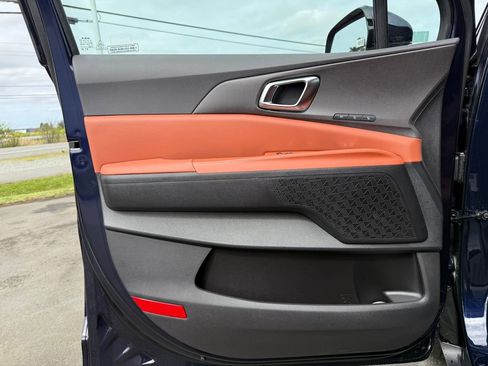 New 2026 Kia Carnival EX FWD image 18