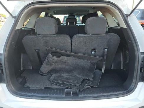 Used 2025 Kia Sorento LX image 22