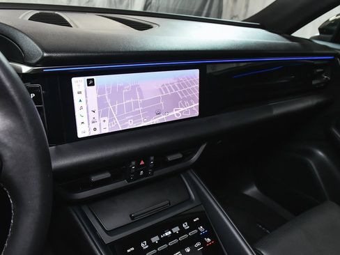 Used 2025 Porsche Macan 4 Electric image 38