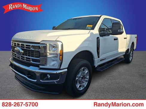 Used 2025 Ford F250 XLT image 1
