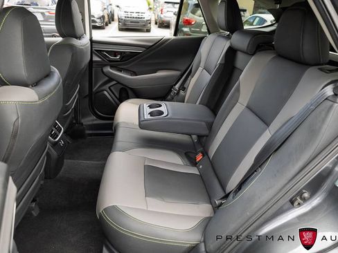 Used 2025 Subaru Outback Onyx Edition AWD/4WD image 36