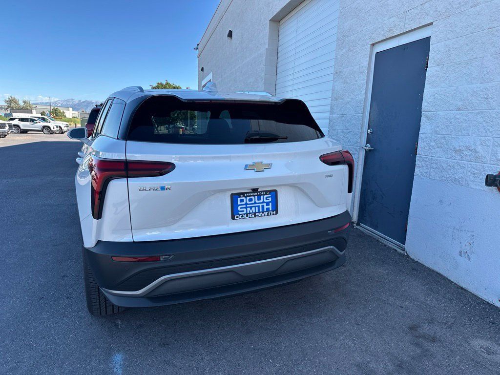 Used 2024 Chevrolet Blazer EV LT AWD/4WD image 4