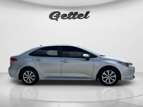Used 2025 Toyota Corolla LE FWD image 4