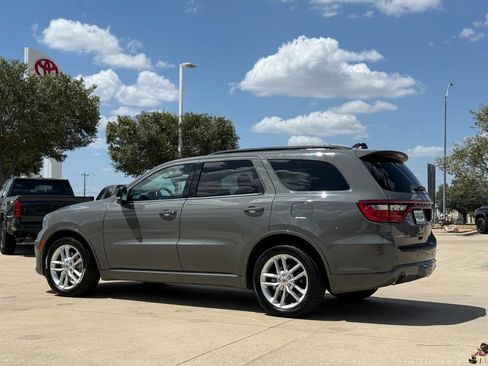 Used 2024 Dodge Durango GT RWD image 3