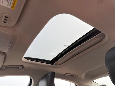 Used 2015 Ford Fusion Titanium FWD image 11