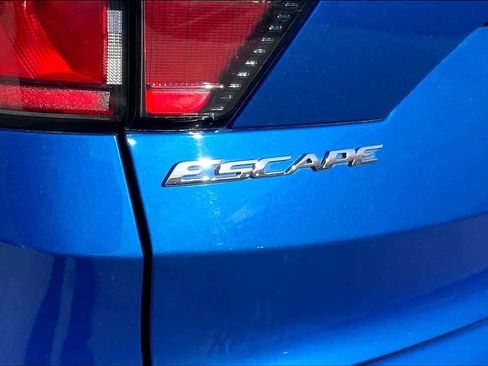 Used 2018 Ford Escape SE image 31