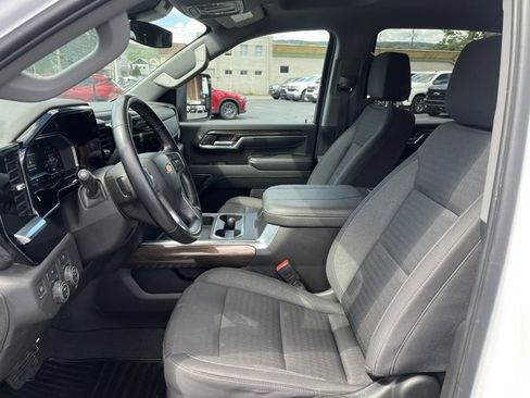 Used 2024 Chevrolet Silverado 2500 LT w/ Convenience Package image 12