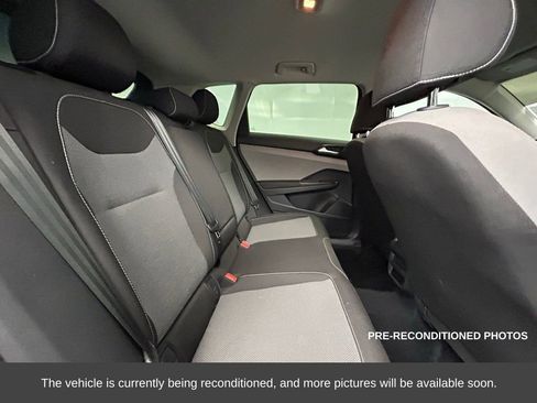 Used 2022 Volkswagen Taos S image 13