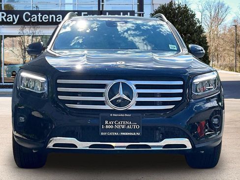 Used 2026 Mercedes-Benz GLB 250 4MATIC image 3