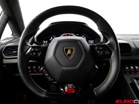 Used 2021 Lamborghini Huracan EVO RWD image 30