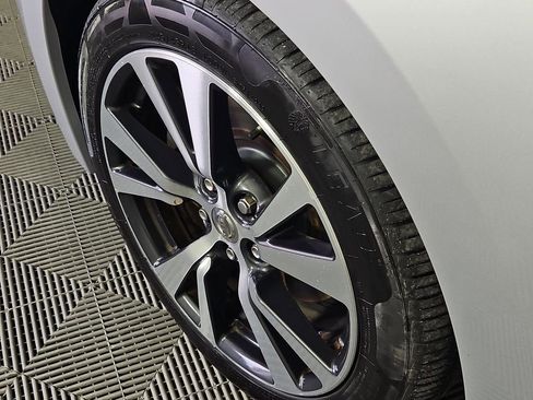 Used 2017 Nissan Maxima 3.5 SL FWD image 4