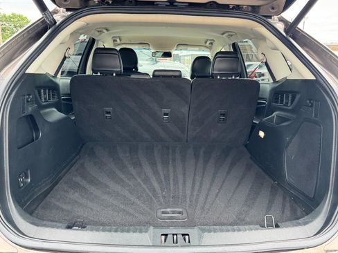 Used 2019 Ford Edge Titanium FWD image 6