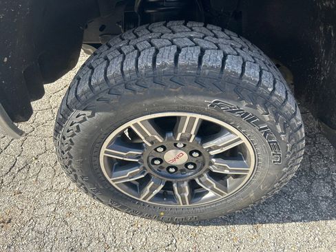 Used 2015 GMC Sierra 1500 SLE w/ SLE Value Package image 21