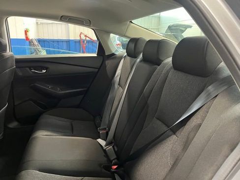 Used 2025 Honda Accord SE image 18