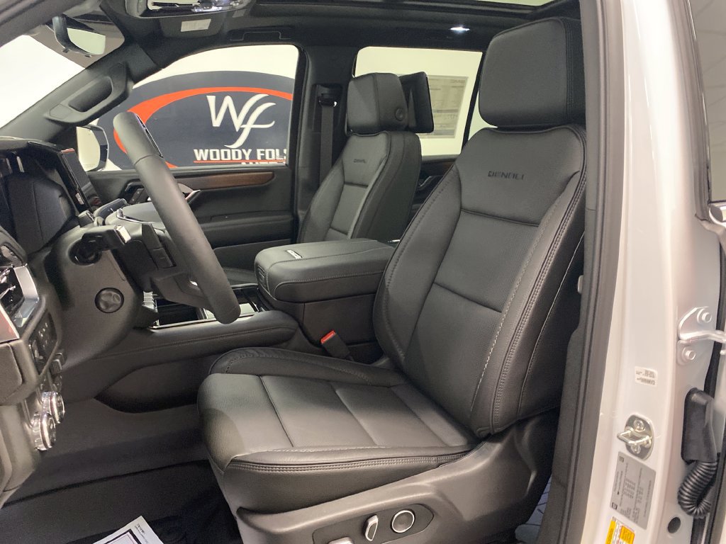New 2026 GMC Yukon Denali w/ Denali Reserve Package RWD image 16