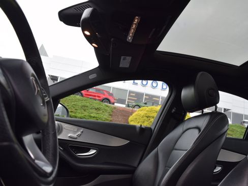Used 2018 Mercedes-Benz C 300 4MATIC Sedan image 11