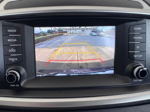 Used 2020 Kia Sorento FWD V6 image 21
