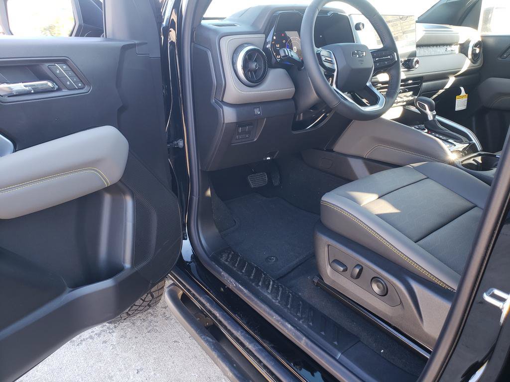 New 2026 Chevrolet Colorado ZR2 w/ Technology Package AWD/4WD image 14