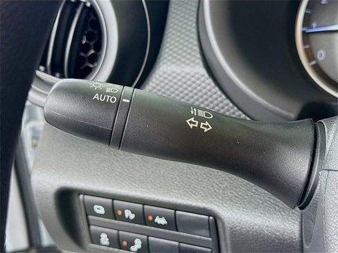 Certified 2025 Nissan Kicks Play S image 15