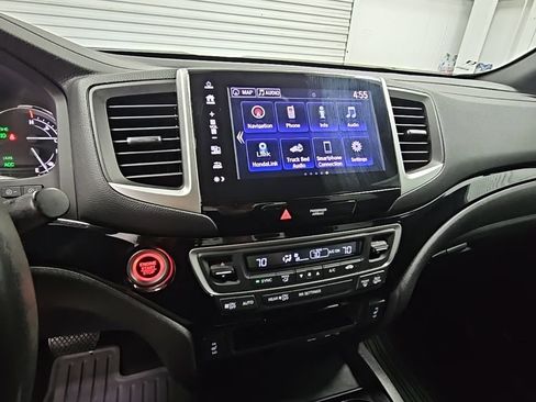 Used 2019 Honda Ridgeline Black Edition image 13