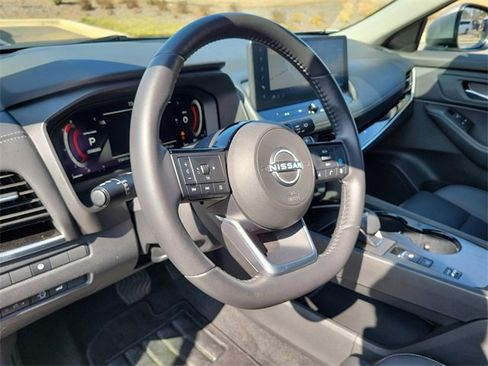 Used 2024 Nissan Rogue SL w/ SL Premium Package image 19