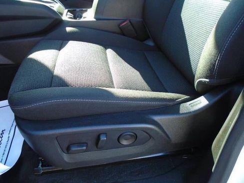 Certified 2024 Chevrolet Colorado LT w/ LT Convenience Package II image 16