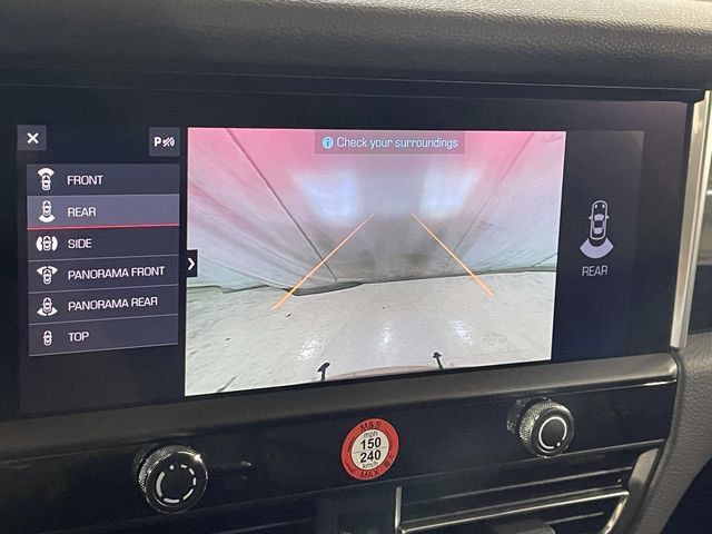 Certified 2025 Porsche Macan AWD/4WD image 32