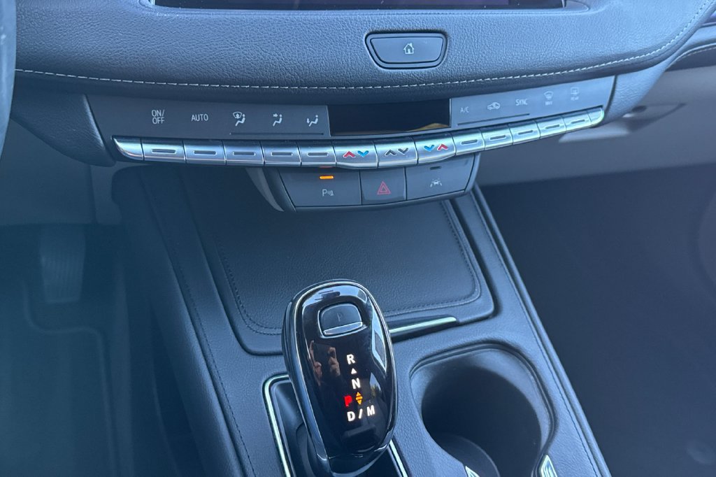Used 2022 Cadillac XT4 Luxury w/ Driver Awareness Package FWD image 23