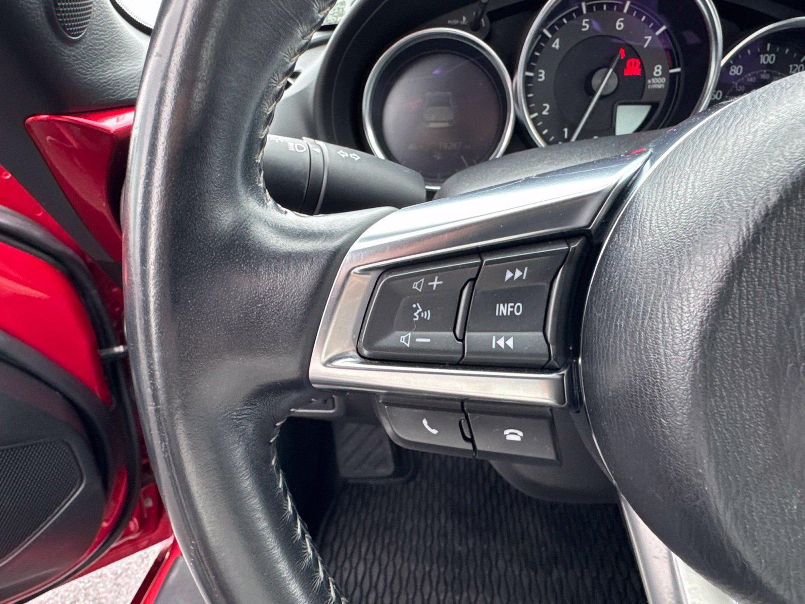 Used 2023 MAZDA MX-5 Miata Club w/ Interior Package RWD image 13