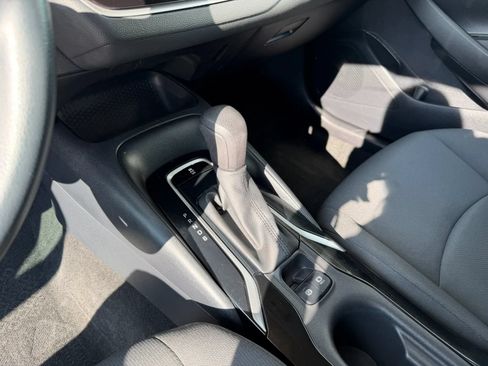 Used 2022 Toyota Corolla LE FWD image 33