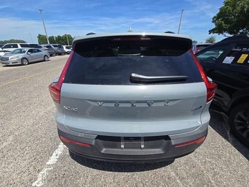 Used 2026 Volvo XC40 B5 Plus AWD/4WD image 3