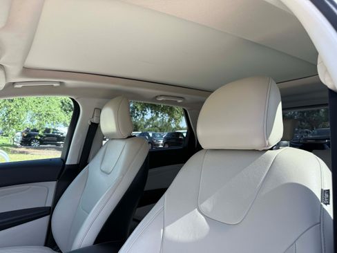 Used 2019 Ford Edge Titanium w/ Cold Weather Package AWD/4WD image 13